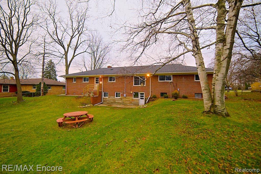 160 Kalhaven Road Rochester, MI 48307 - Photo 24 of 24 160 Kalhaven 24.jpg