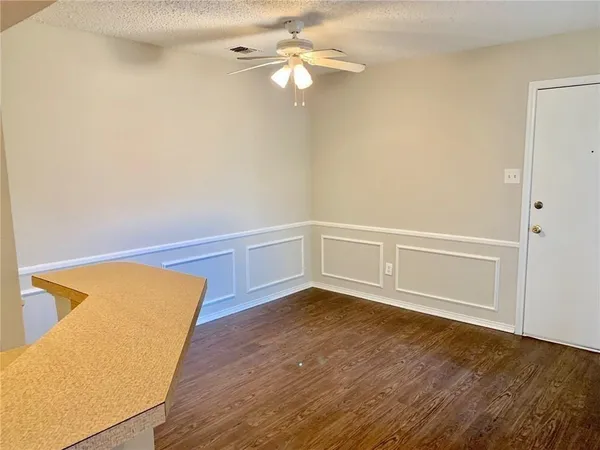 $1,450 | 539 Canary Lane, Red Oak, TX 75154