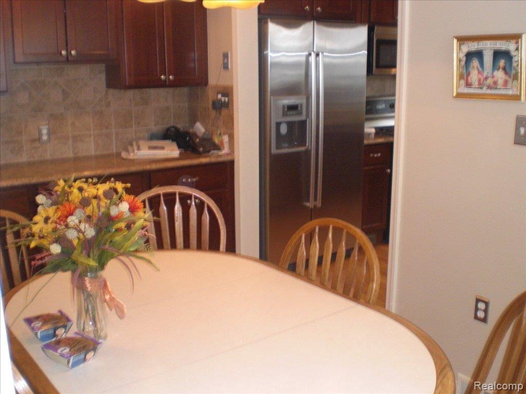 1342 Whittier Road Grosse Pointe, MI 48230 - Photo 8 of 8 1342 Whittier Winter 004