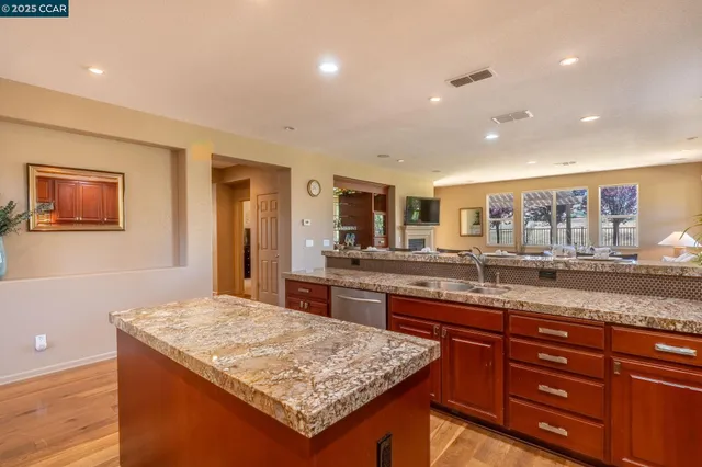 $569,950 | 9028 Tee Court, Patterson, CA 95363