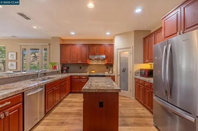 $569,950 | 9028 Tee Court, Patterson, CA 95363