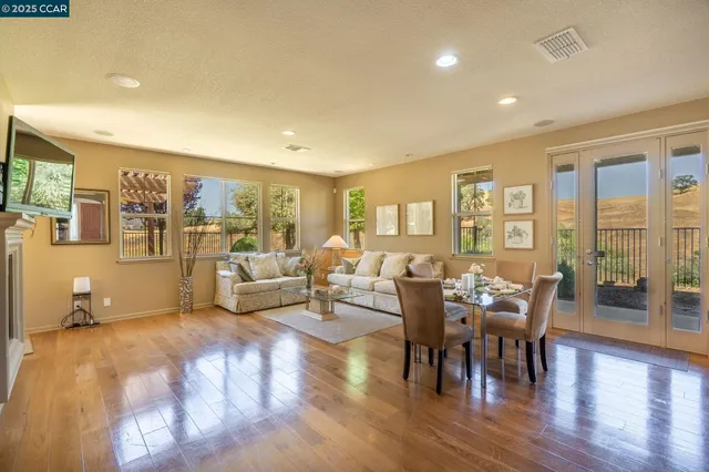 $569,950 | 9028 Tee Court, Patterson, CA 95363