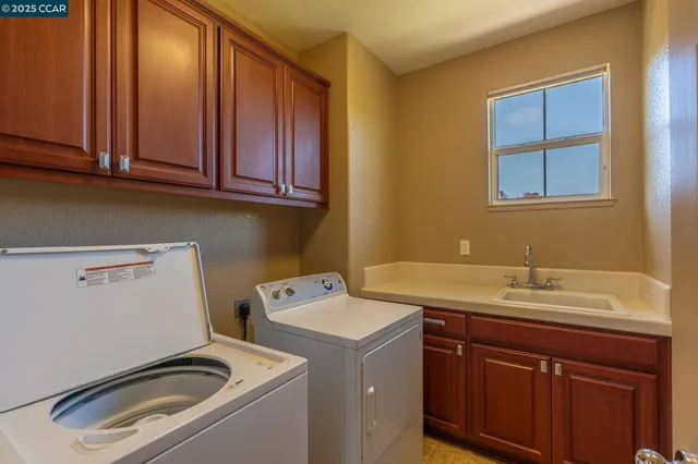 $569,950 | 9028 Tee Court, Patterson, CA 95363