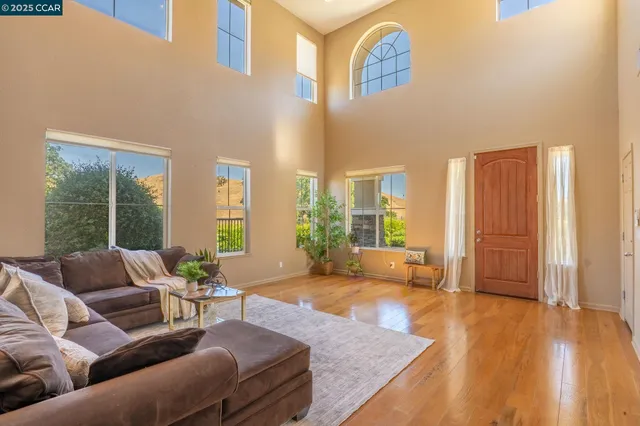 $569,950 | 9028 Tee Court, Patterson, CA 95363