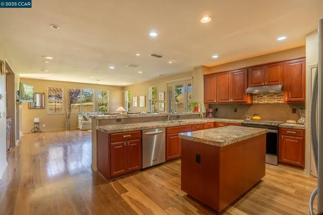 $569,950 | 9028 Tee Court, Patterson, CA 95363