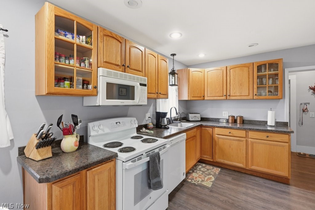 7981 Kinsman Road Novelty, OH 44072 - Photo 5 of 41