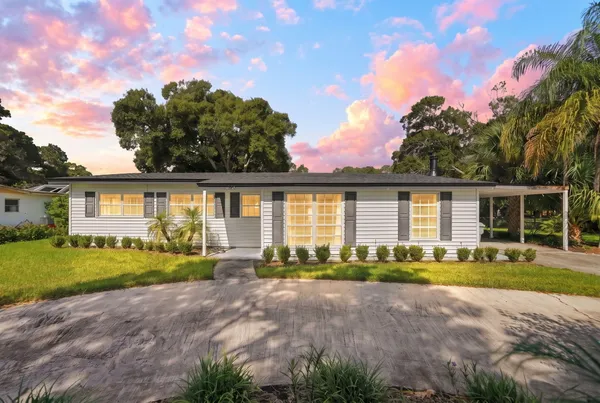 $369,900 | 875 28th Avenue, Vero Beach, FL 32960