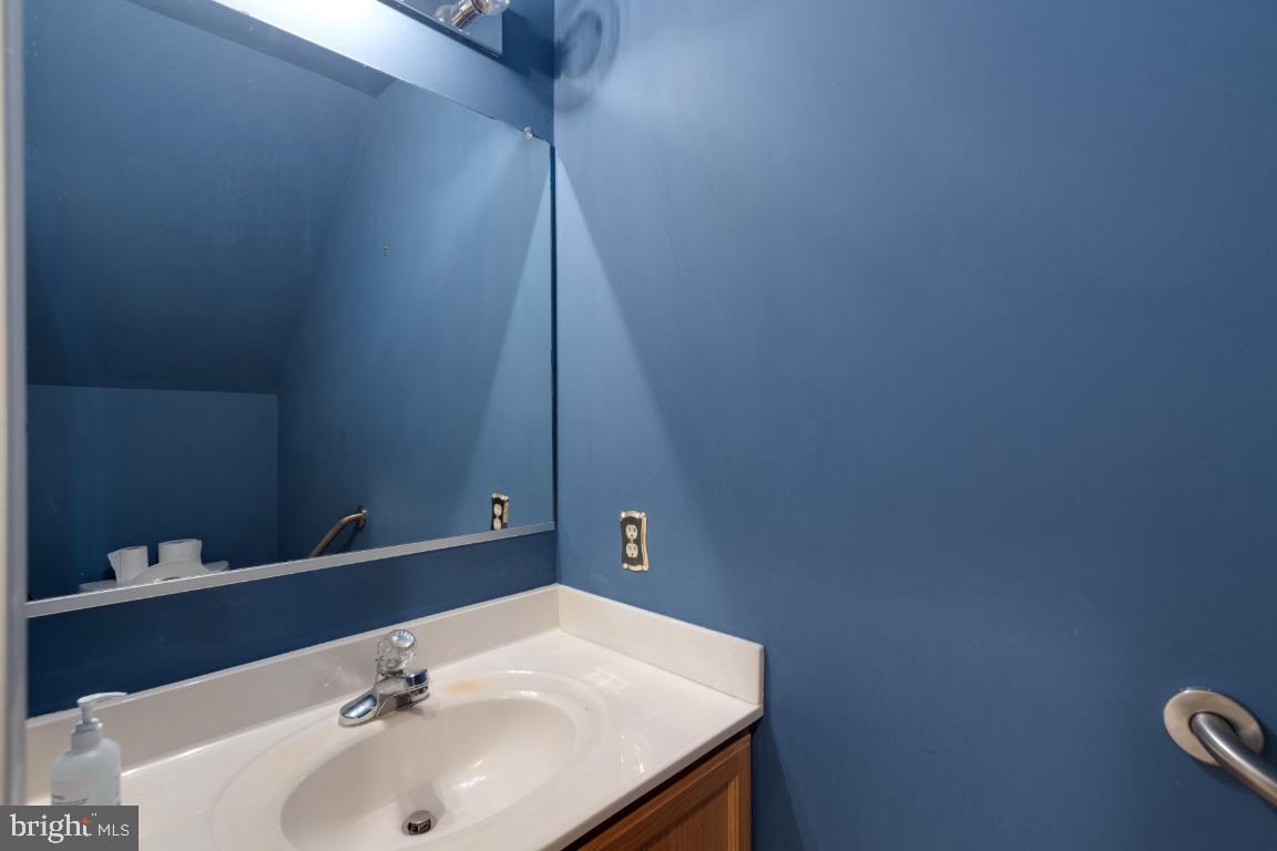 6192 Good Hunters Ride Columbia, MD 21045 - Photo 16 of 42 Powder Room