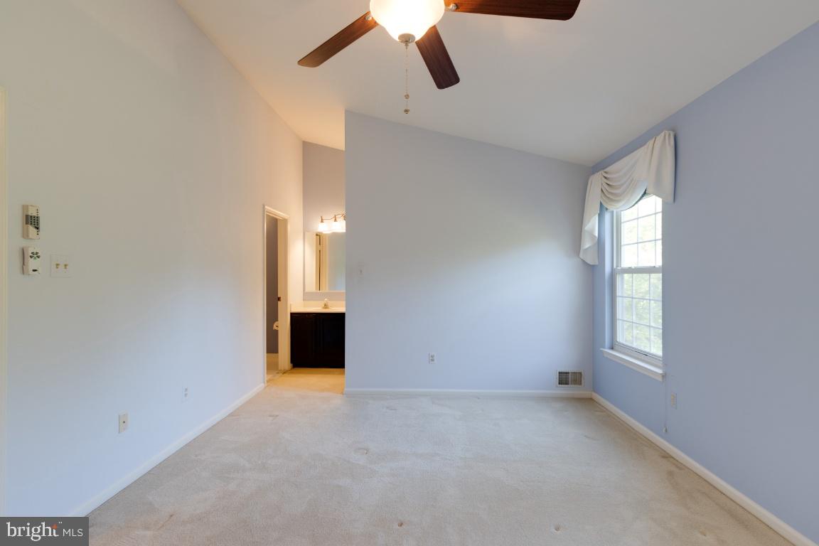 6192 Good Hunters Ride Columbia, MD 21045 - Photo 20 of 42 Primary Bedroom w/ Private Bathroom