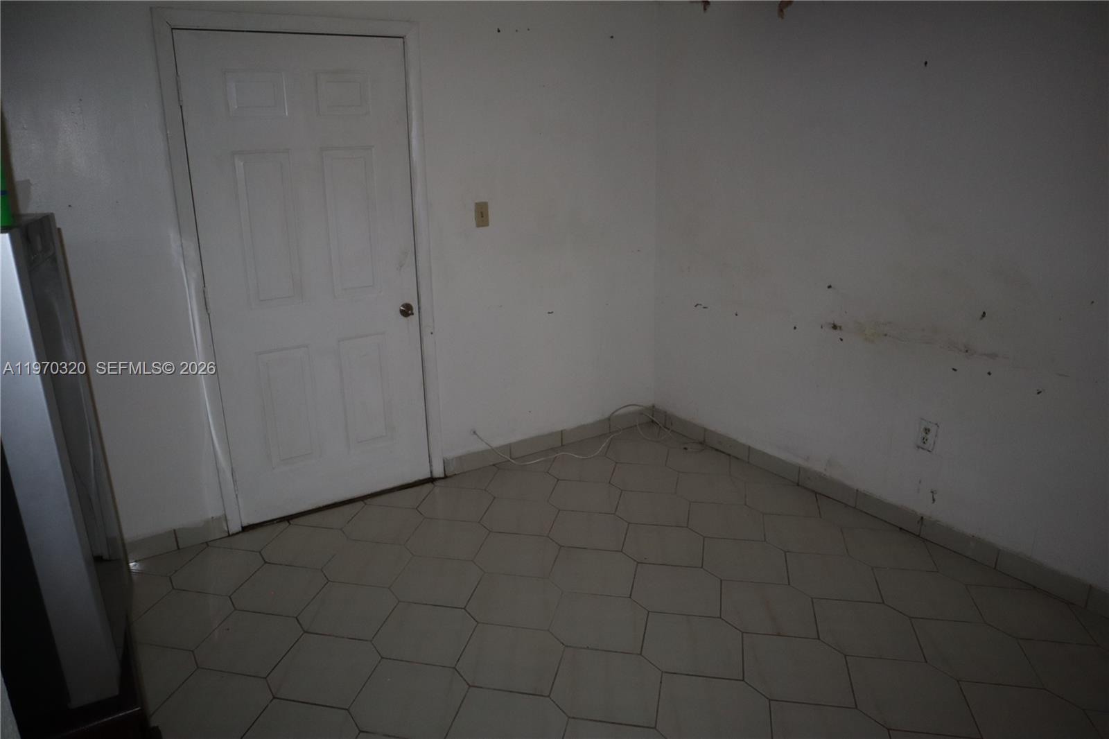 6514 Southwest 107th Place Miami, FL 33173 - Photo 12 of 18 a view of a room