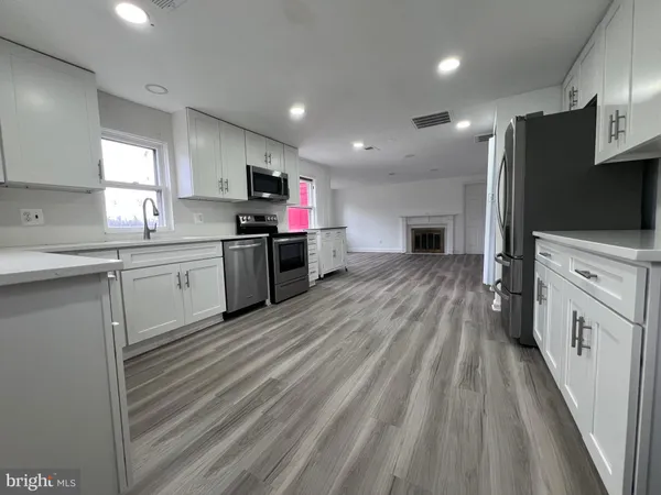 $595,000 | 3723 West Ox Road, Fairfax, VA 22033