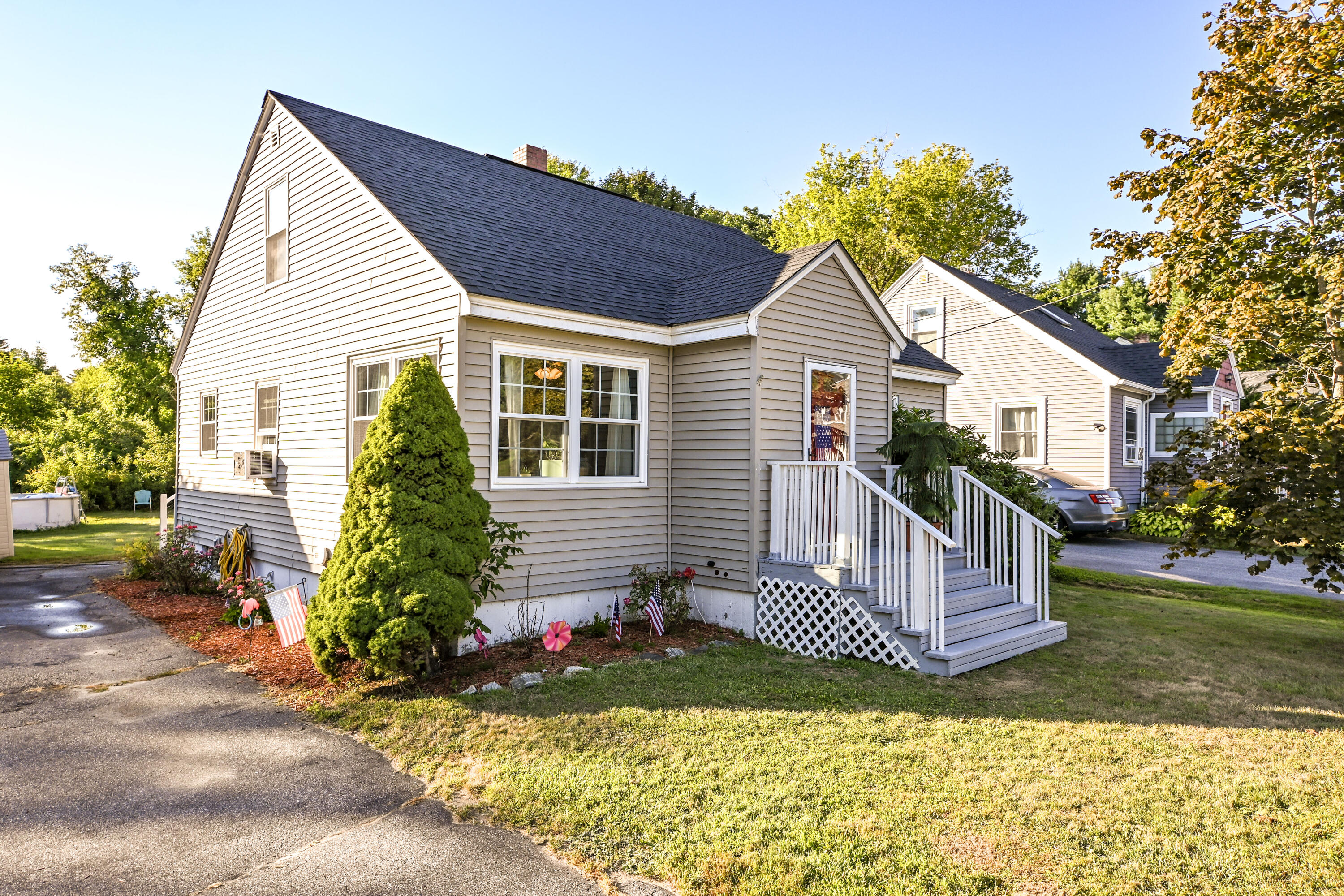 290 Pond Road Lewiston, ME 04240 - Photo 1 of 46 Exterior - Front