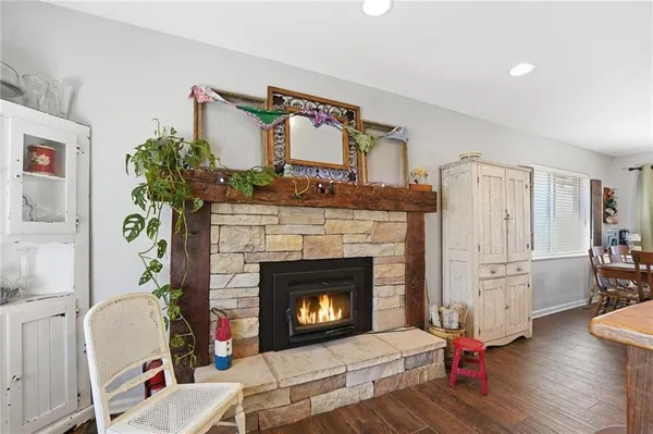 $450,000 | 21816 South Hannah Road, Harrisonville, MO 64701