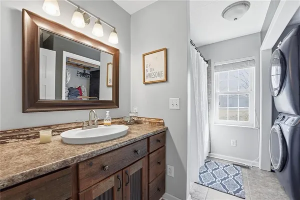 $450,000 | 21816 South Hannah Road, Harrisonville, MO 64701