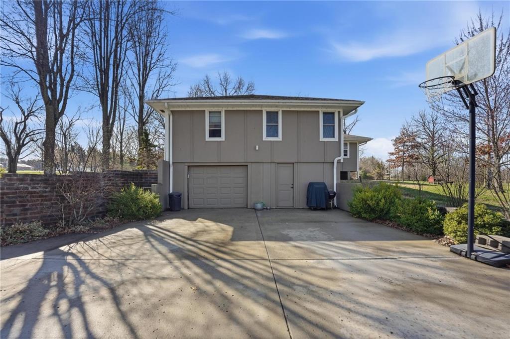 21816 South Hannah Road Harrisonville, MO 64701 - Photo 36 of 49