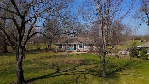 $450,000 | 21816 South Hannah Road, Harrisonville, MO 64701