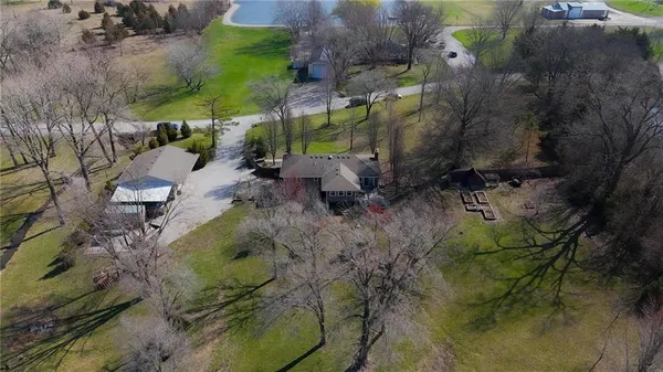 $450,000 | 21816 South Hannah Road, Harrisonville, MO 64701