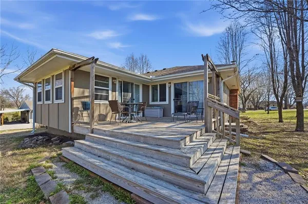 $450,000 | 21816 South Hannah Road, Harrisonville, MO 64701