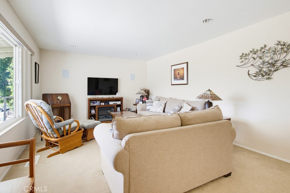1691 Roble Grande Road Alpine, CA 91901 - Photo 13 of 68 Gallery Image 13