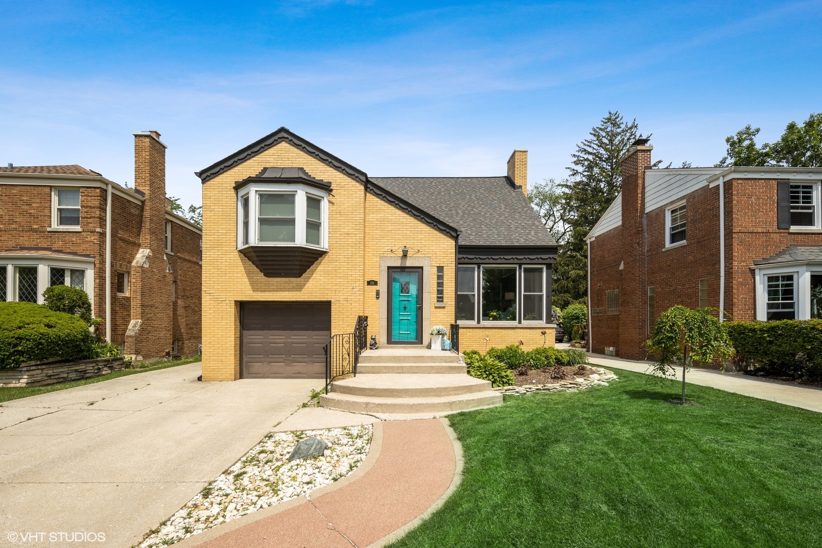 616 Selborne Road Riverside, IL 60546 - Photo 1 of 51