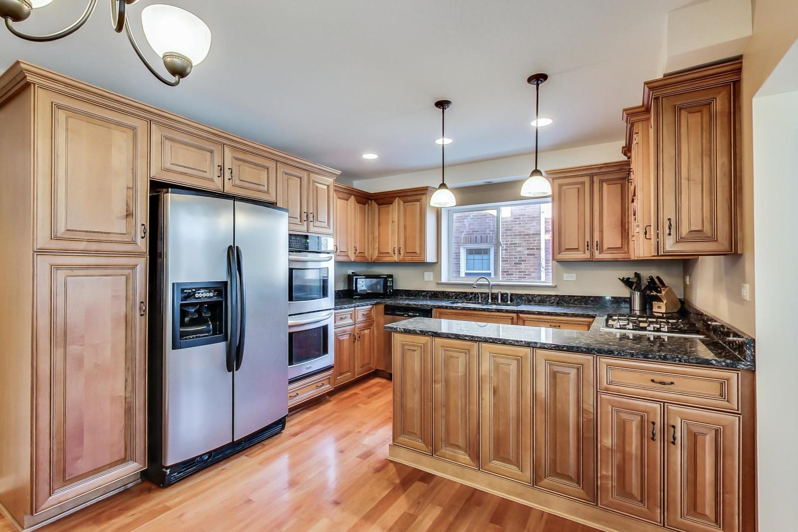 616 Selborne Road Riverside, IL 60546 - Photo 6 of 51