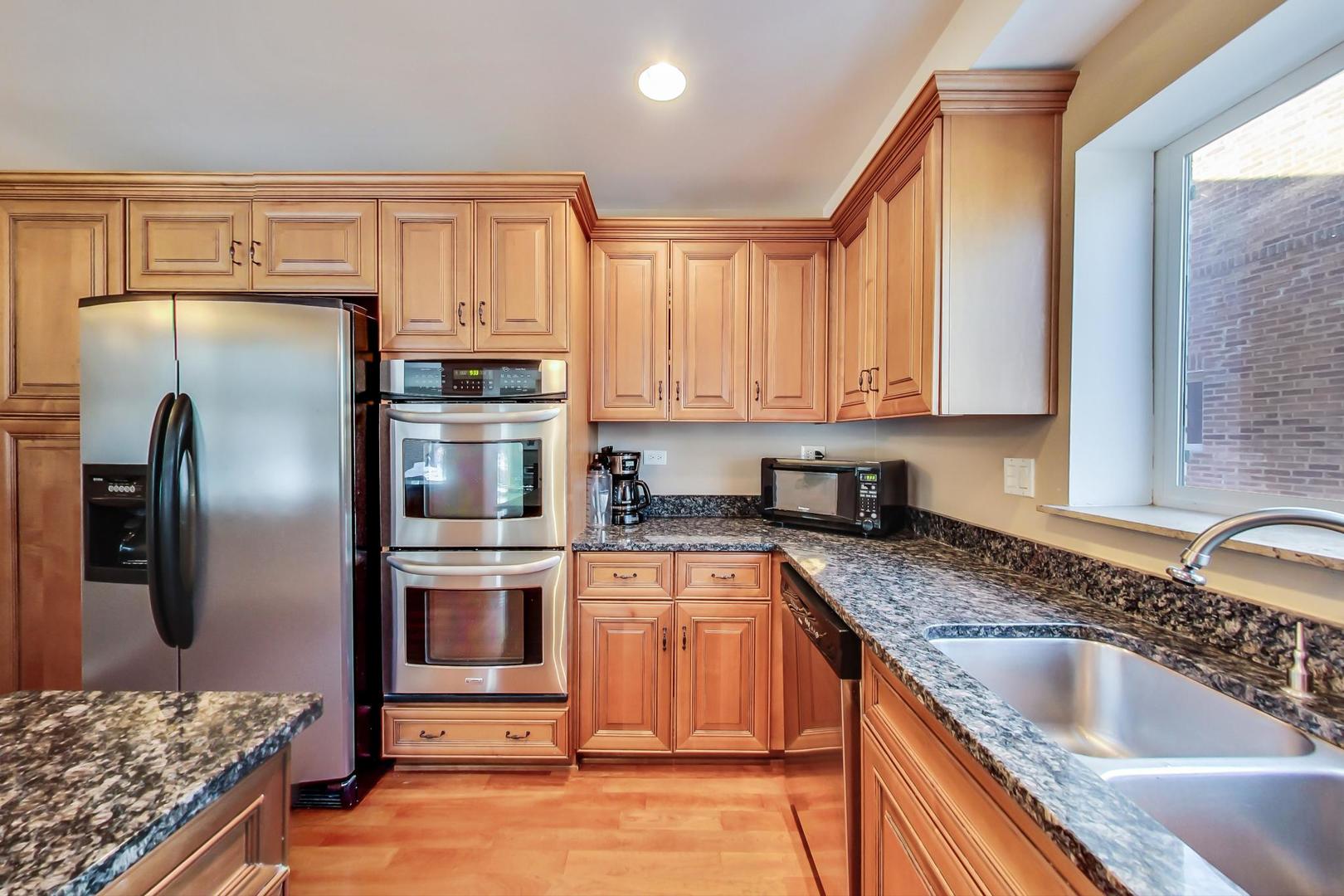 616 Selborne Road Riverside, IL 60546 - Photo 9 of 51