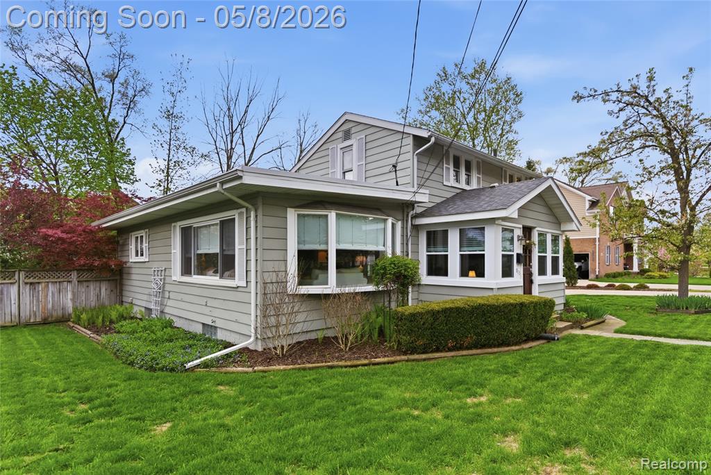 813 1st Street Rochester, MI 48307 - Photo 4 of 46 Gallery Image 4