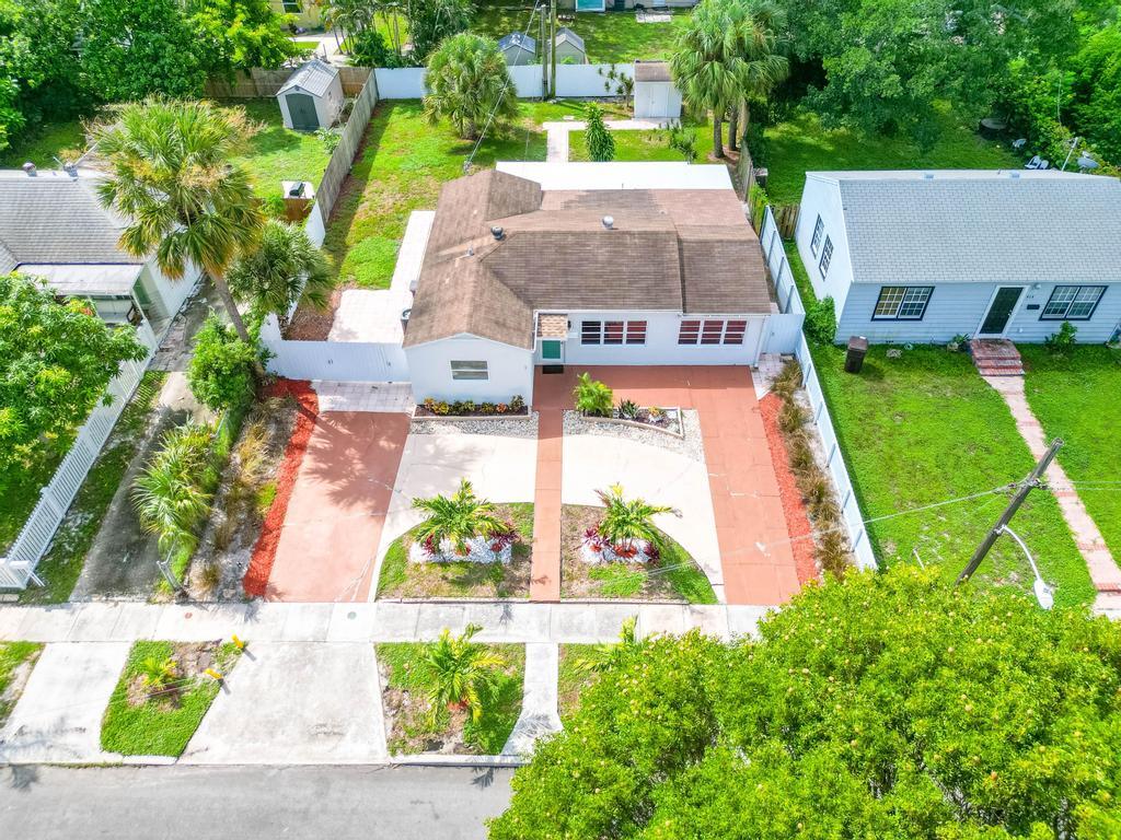 814 Franklin Road West Palm Beach, FL 33405 - Photo 8 of 36 DJI_0021