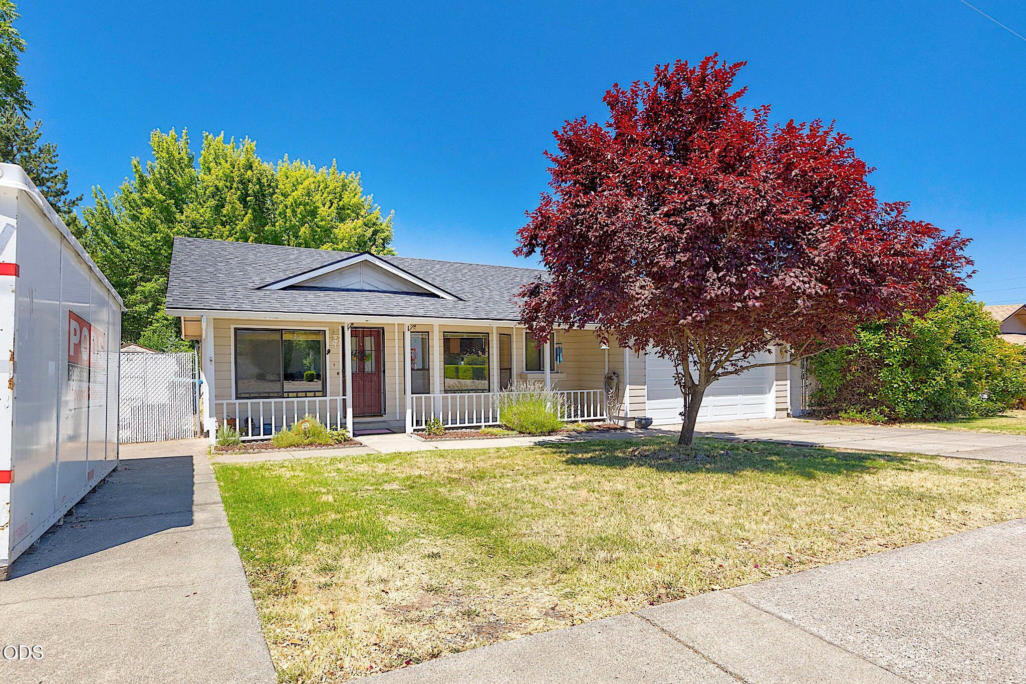 1609 Leonard Road Grants Pass, OR 97527 - Photo 2 of 38 Gallery Image 2