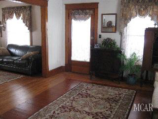 1354 East Samaria Road Temperance, MI 48182 - Photo 4 of 19 Living Room