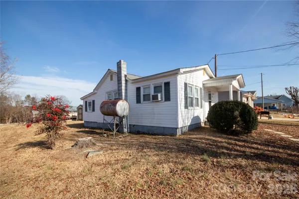 a house view with a outdoor space