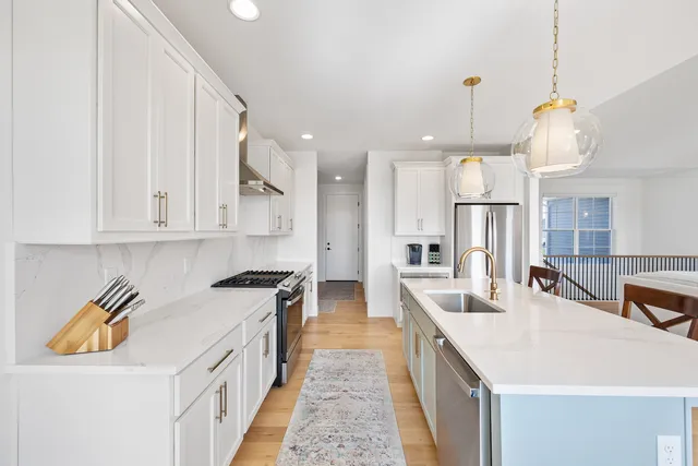 $489,000 | 1511 Lincoln Pk Drive, Bloomington, IL 61705