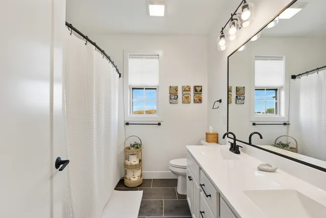 $489,000 | 1511 Lincoln Pk Drive, Bloomington, IL 61705