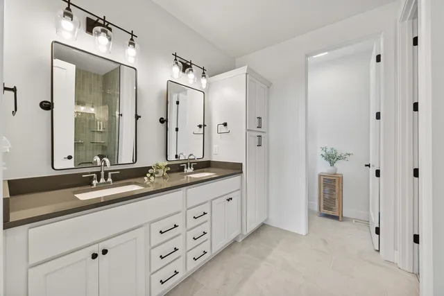 $489,000 | 1511 Lincoln Pk Drive, Bloomington, IL 61705