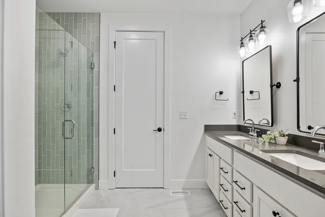 $489,000 | 1511 Lincoln Pk Drive, Bloomington, IL 61705