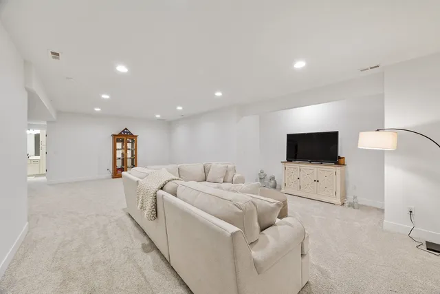 $489,000 | 1511 Lincoln Pk Drive, Bloomington, IL 61705