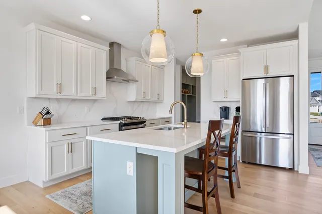 $489,000 | 1511 Lincoln Pk Drive, Bloomington, IL 61705