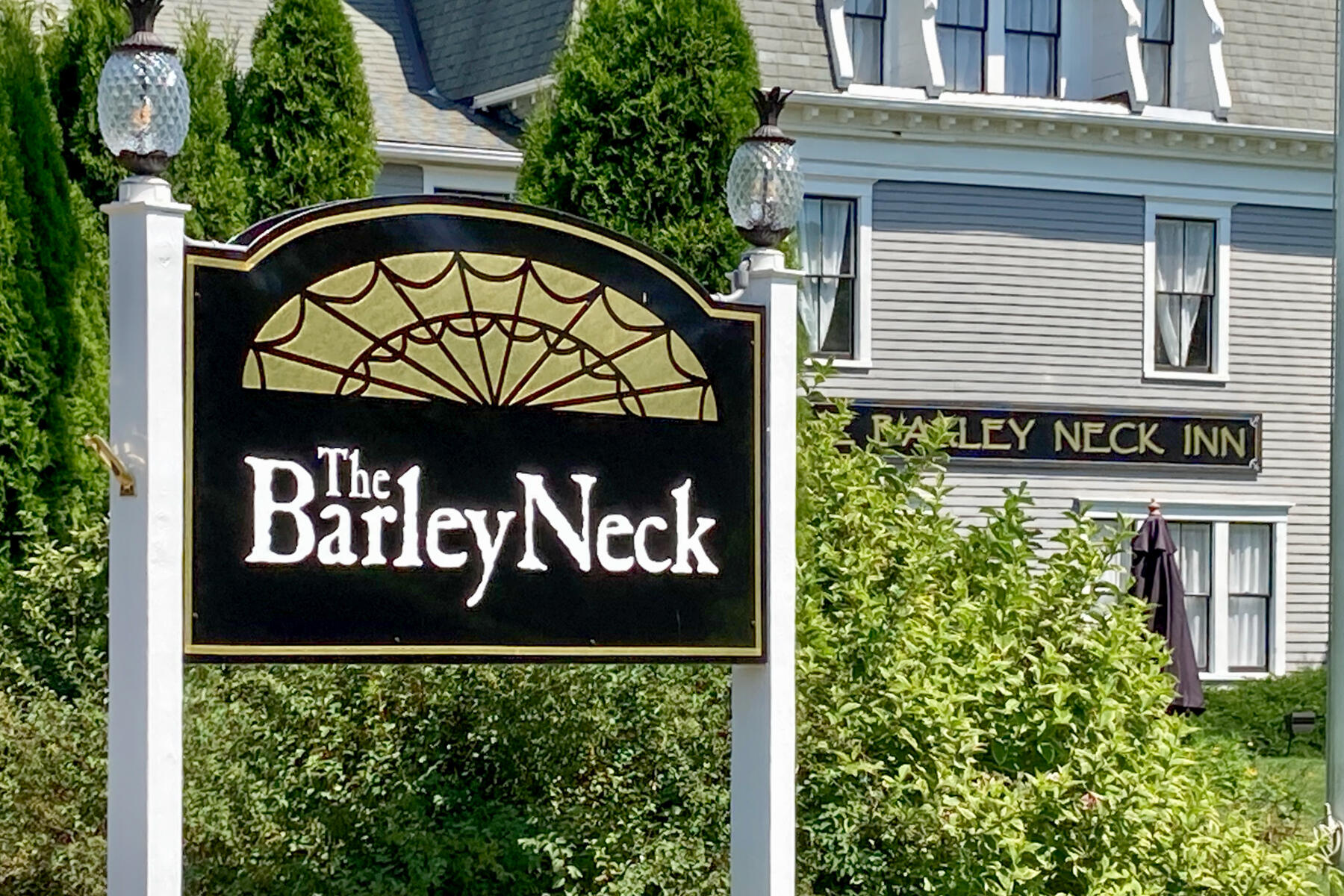 30 Beach Road Orleans, MA 02653 - Photo 76 of 76 a sign that is on the side of a building