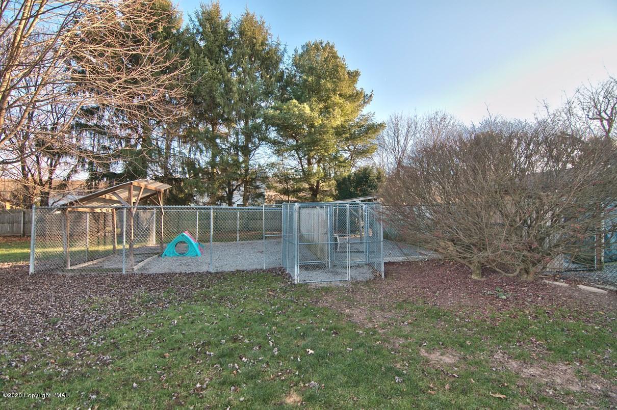 526 Weir Mountain Road Gilbert, PA 18331 - Photo 114 of 127 a backyard of a house with lots of green space