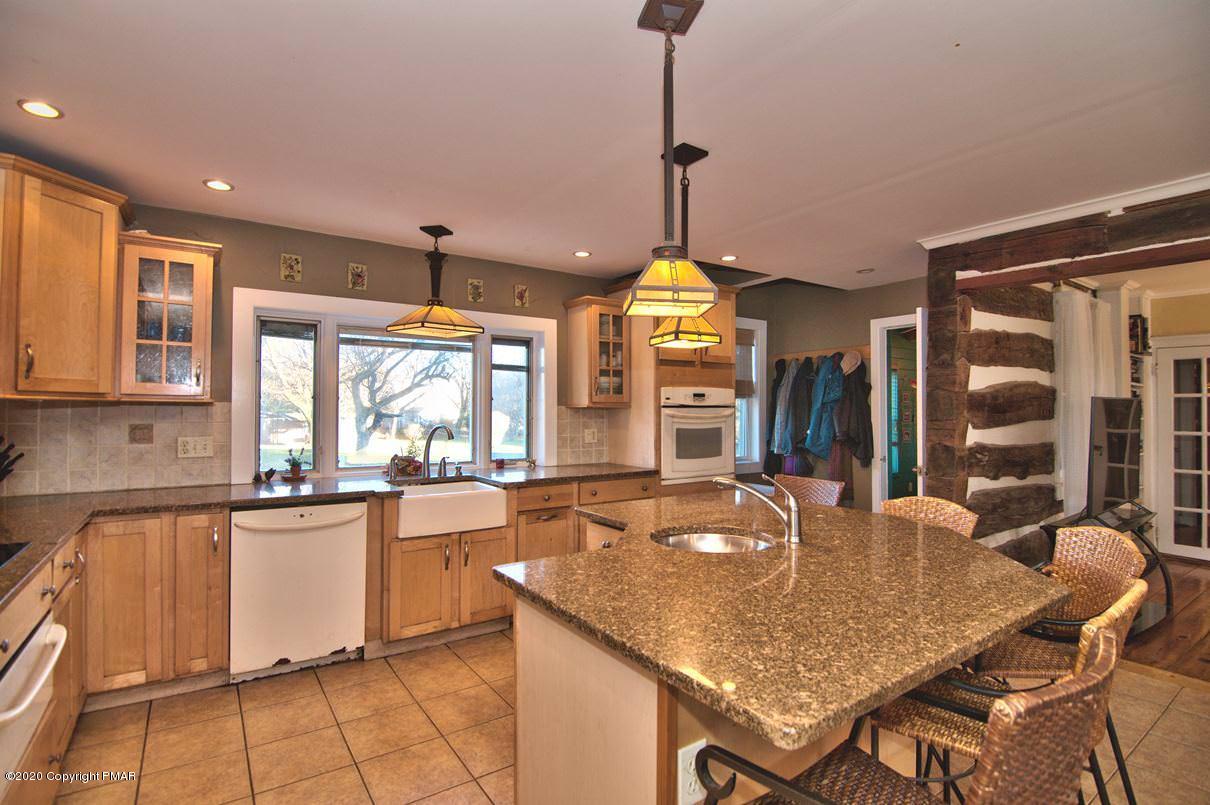 526 Weir Mountain Road Gilbert, PA 18331 - Photo 8 of 127 Photo 008