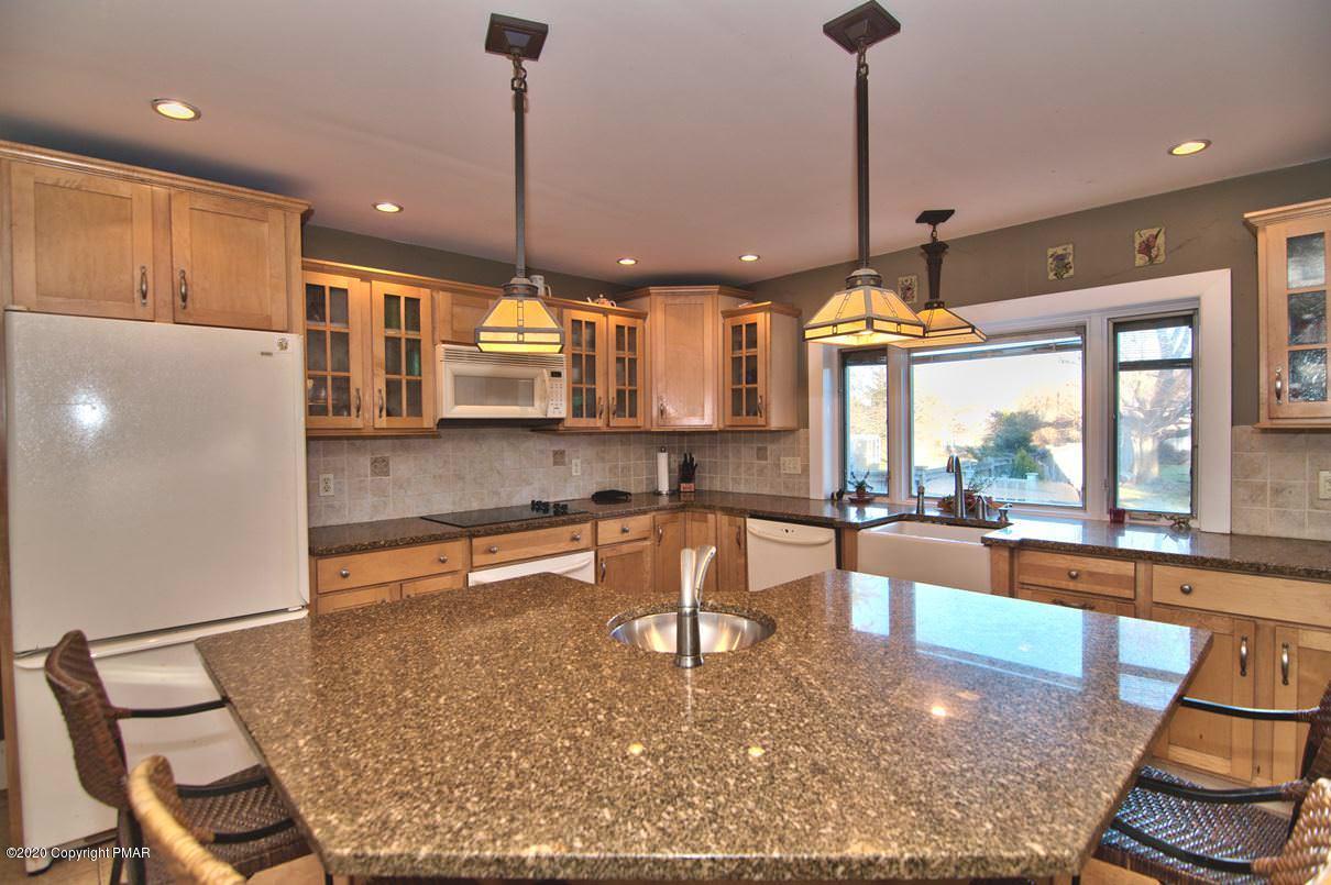 526 Weir Mountain Road Gilbert, PA 18331 - Photo 10 of 127 Photo 010