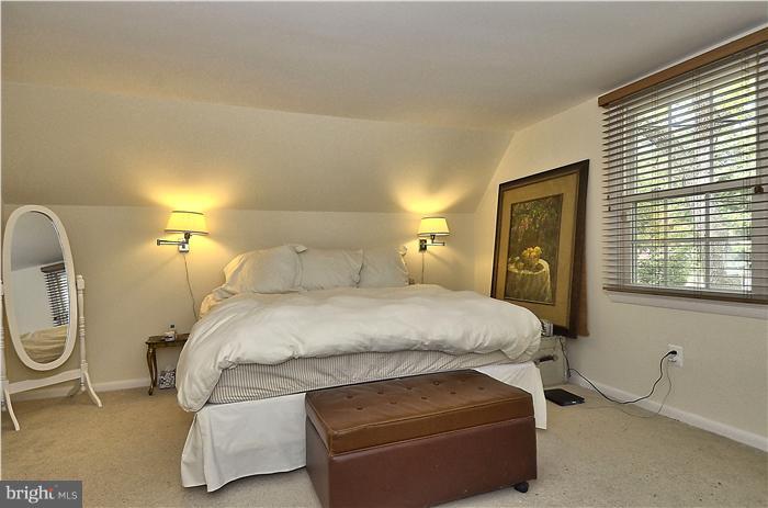 Bedroom (Master)
