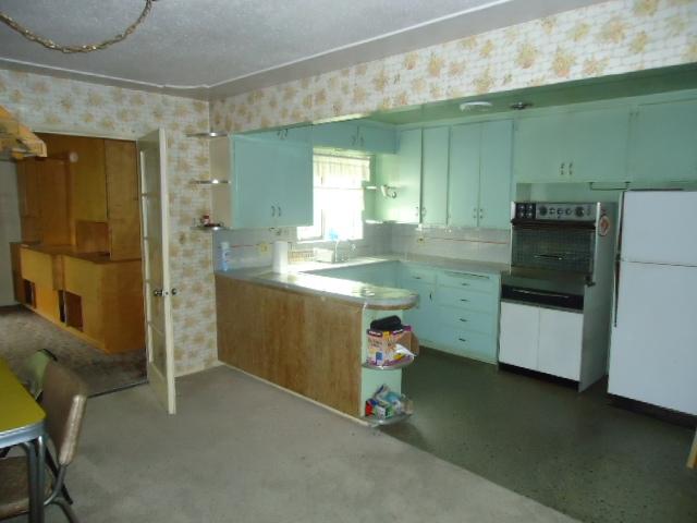 5165 Bidwell Road Redding, CA 96001 - Photo 6 of 10 Bid kitchen