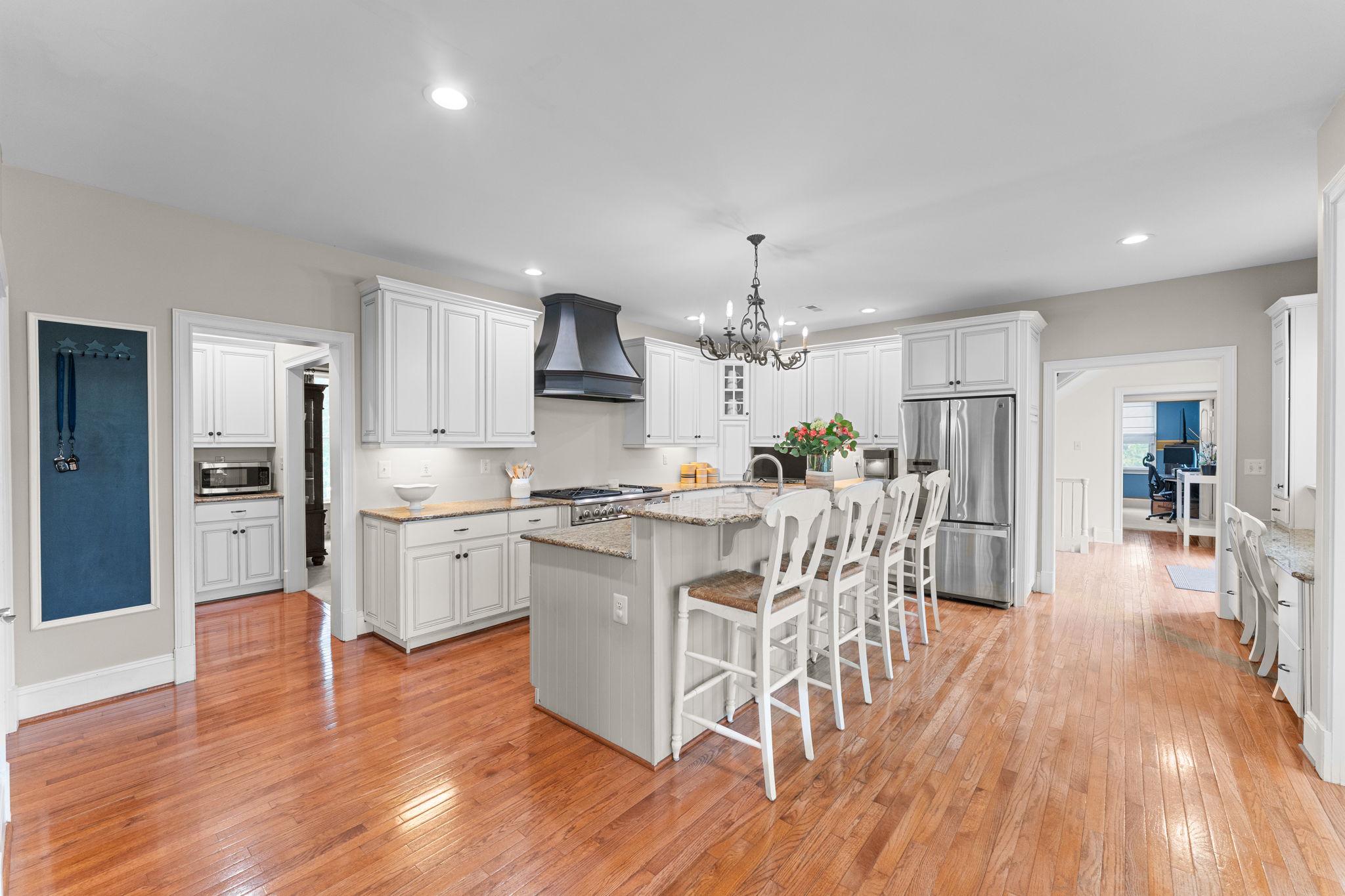 912 Ashbourne Way Schwenksville, PA 19473 - Photo 10 of 45 2 Tier Kithen island w/ granite countertops