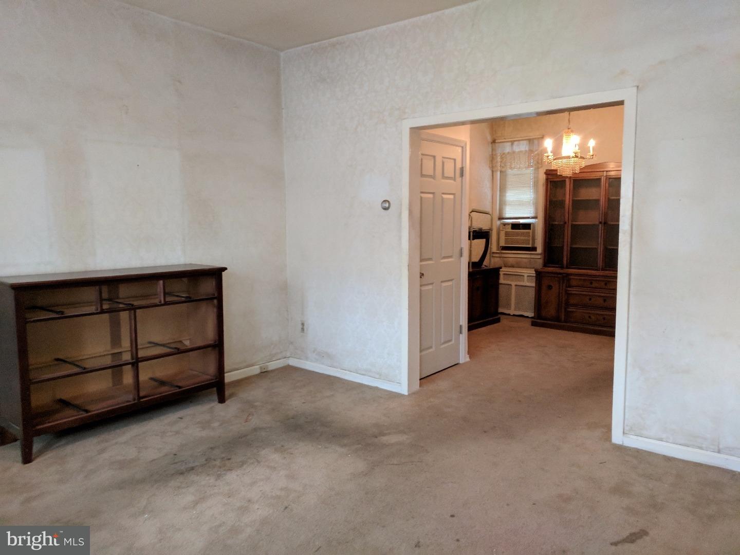 1840 West Ritner Street Philadelphia, PA 19145 - Photo 8 of 15 Living Room