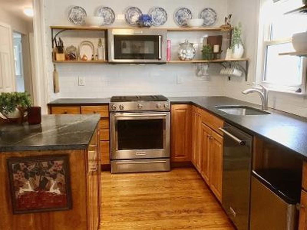 29 Anchorage Road Franklin, MA 02038 - Photo 8 of 40 Gallery Image 8