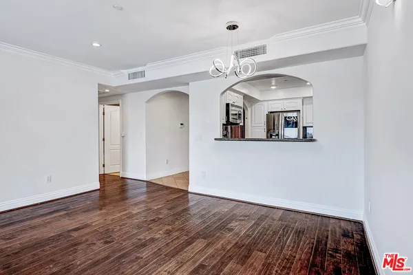 $4,295 | 1520 South Shenandoah Street, Unit 304, Los Angeles, CA 90035