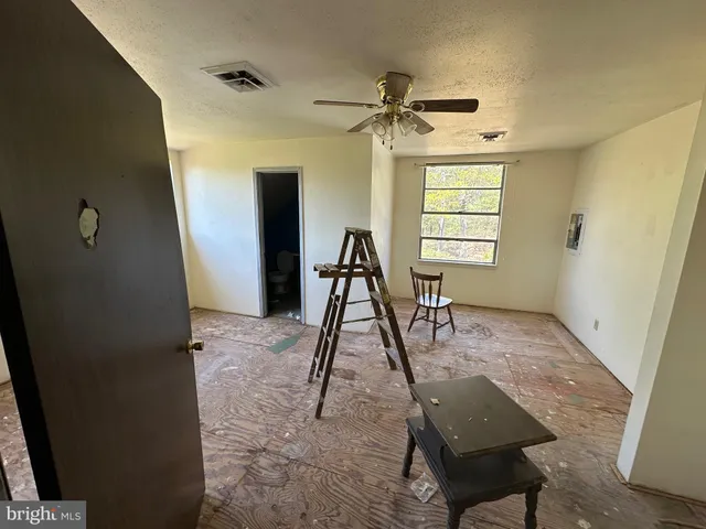 $315,000 | 281 Misty Lane, Berkeley Springs, WV 25411