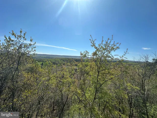 $315,000 | 281 Misty Lane, Berkeley Springs, WV 25411