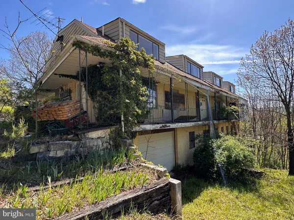 $315,000 | 281 Misty Lane, Berkeley Springs, WV 25411